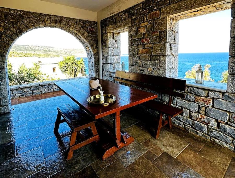 Cozy Cliff Tower W/ Breathtaking Sea Views Villa Agios Georgios Minas Екстериор снимка